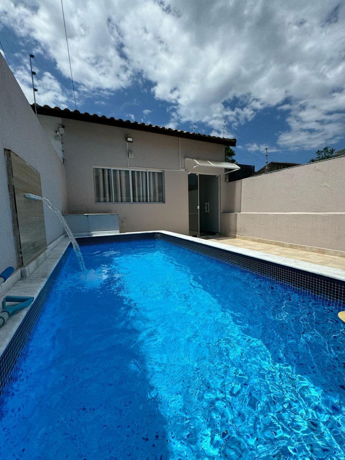 Casa Em Com Piscina E Ar Condicionado A 900 Metros Da Itanhaem